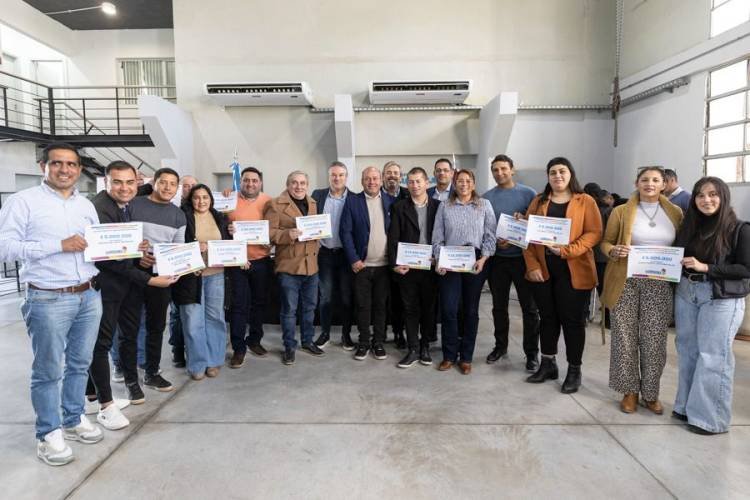 Más servicios y mejor calidad de vida: nuevas obras para 12 comunidades del departamento Cruz del Eje