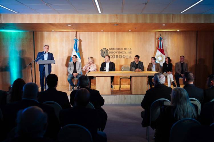 "Habitar la Escuela": Llaryora impulsa un plan histórico de infraestructura educativa en el interior