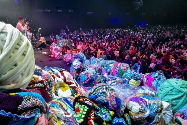 Una multitud se sumó a la campaña solidaria “Un Abrigo al Corazón”