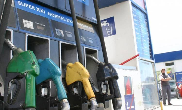 Las petroleras advierten más aumentos por el conflicto entre Israel e Irán