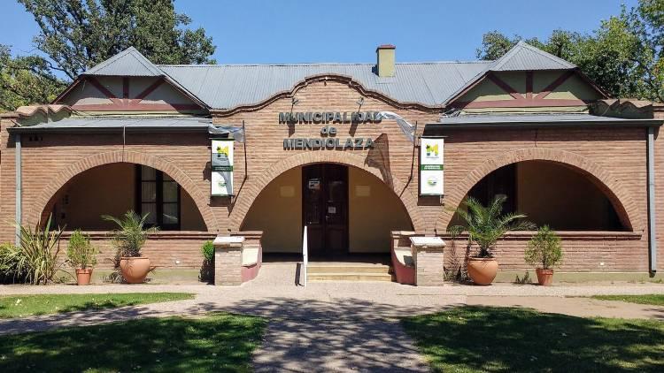 Mendiolaza: Se firmó convenio con quienes estarán a cargo de finalizar las Aulas del IPEM N.º 317 