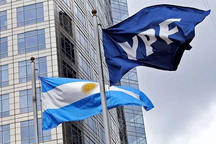 Golpe judicial y financiero: ordenan a Argentina entregar acciones de YPF y cae la bolsa