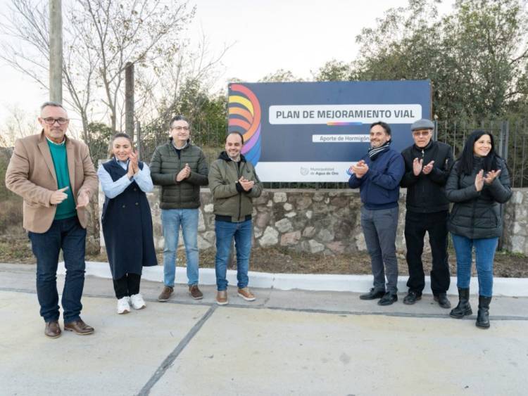 Agua de Oro tiene nuevas calles pavimentadas: una mejora clave para la salud y la educación