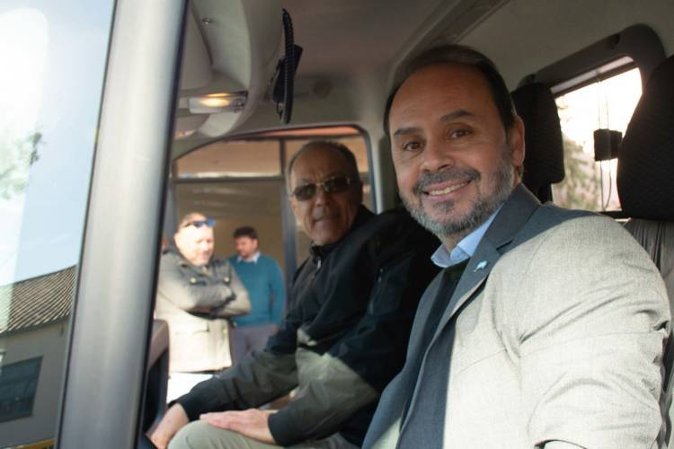Bouwer suma una ambulancia 0 km gracias al aporte del Ente Metropolitano Córdoba