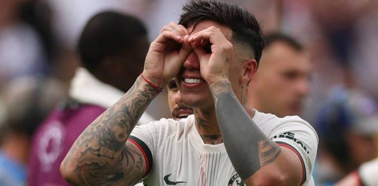 Surtido deportivo: Pumas-Inglaterra; dos cordobeses, final de futbol y tenis
