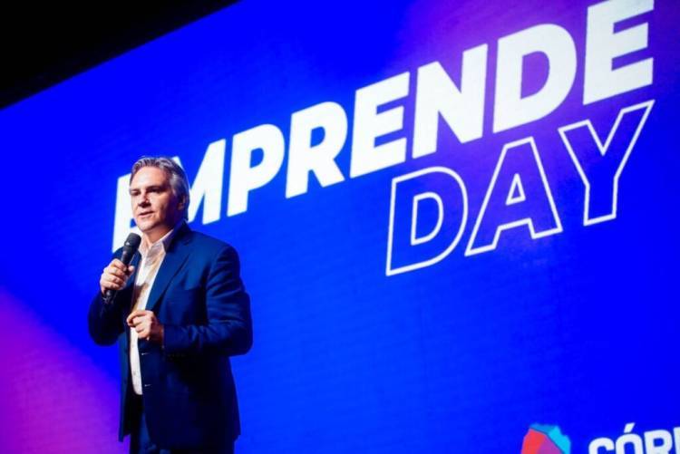 Llaryora anunció créditos a tasa cero para emprendedores cordobeses