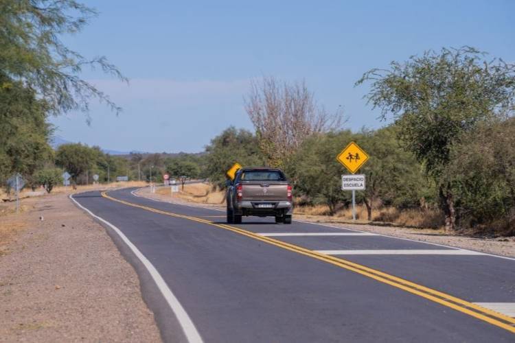 Córdoba avanza con la pavimentación de la Ruta Provincial A-175: 21 km de infraestructura para el desarrollo regional