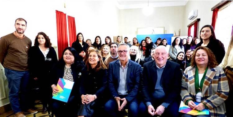 Strasorier firma acuerdo para fortalecer programas de cuidado infantil en Salsipuedes