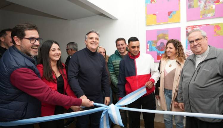 Llaryora y el arzobispo Rossi inauguraron un espacio que acompaña la reinserción integral de liberados