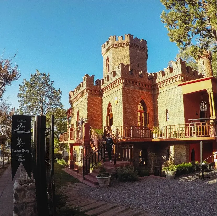 Villa Allende celebra la cultura en dos escenarios