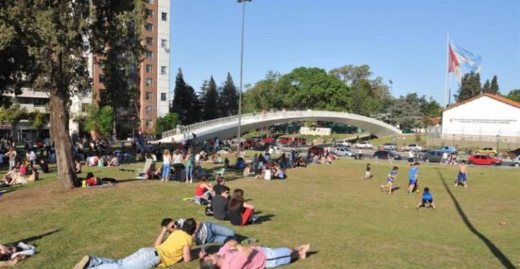 Música, juegos y sorpresas: Córdoba recibe la primavera en el Parque de las Tejas