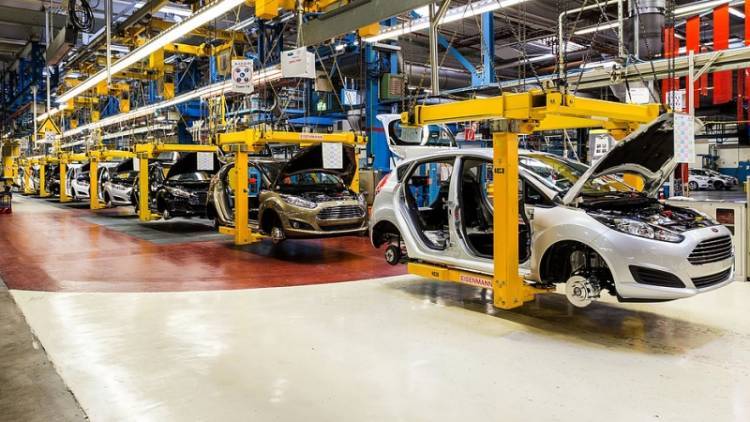 Industria y comercios recibirán incentivos por bajar el uso de electricidad en horarios pico