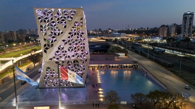 El gobernador Llaryora planea bajar los impuestos en el 2026